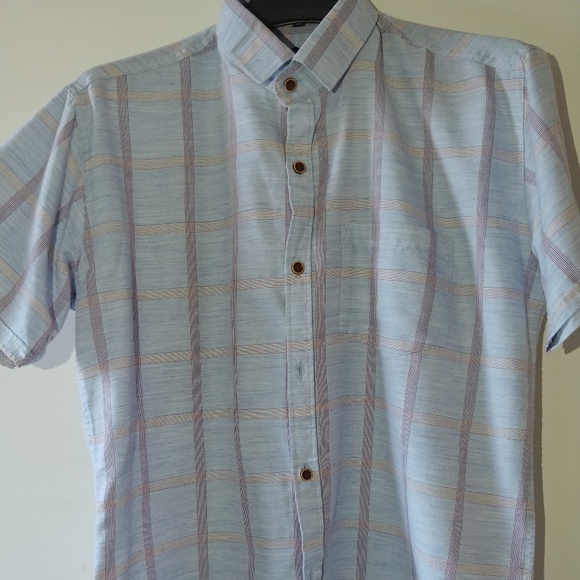 NWOT Men's Casual Button Down Shirt - Picture 4 of 8